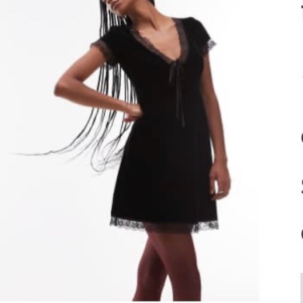 Velvet teadress mini with lace edge trim in black